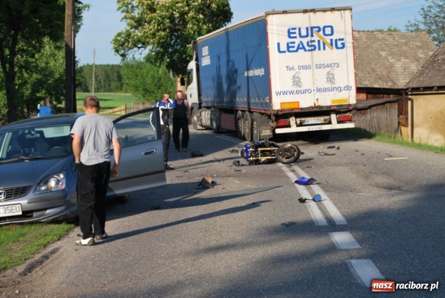 Zdjęcie w galerii na portalu naszraciborz.pl: Motocyklista cudem wyszedł bez szwanku wiadomości z regionu