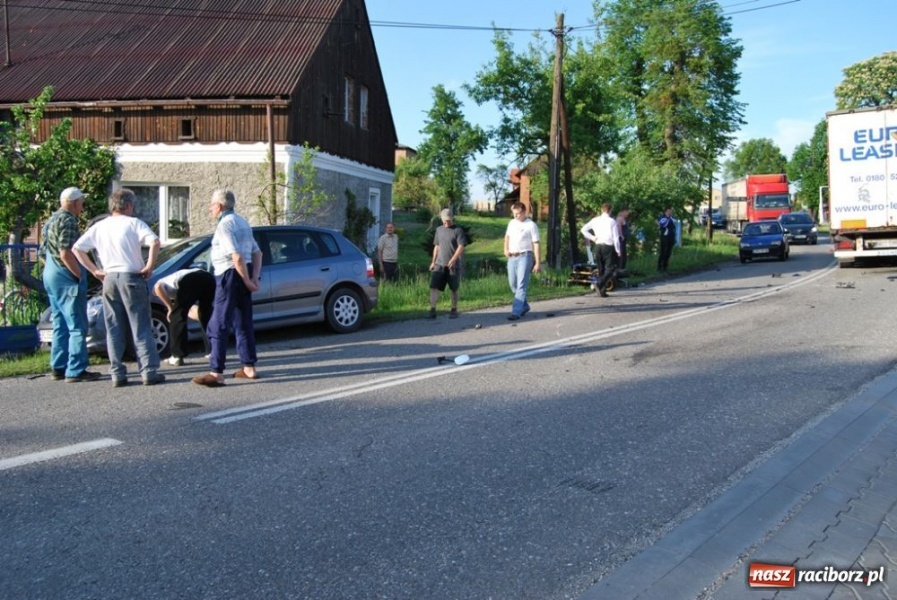 Zdjęcie w galerii na portalu naszraciborz.pl: Motocyklista cudem wyszedł bez szwanku wiadomości z regionu