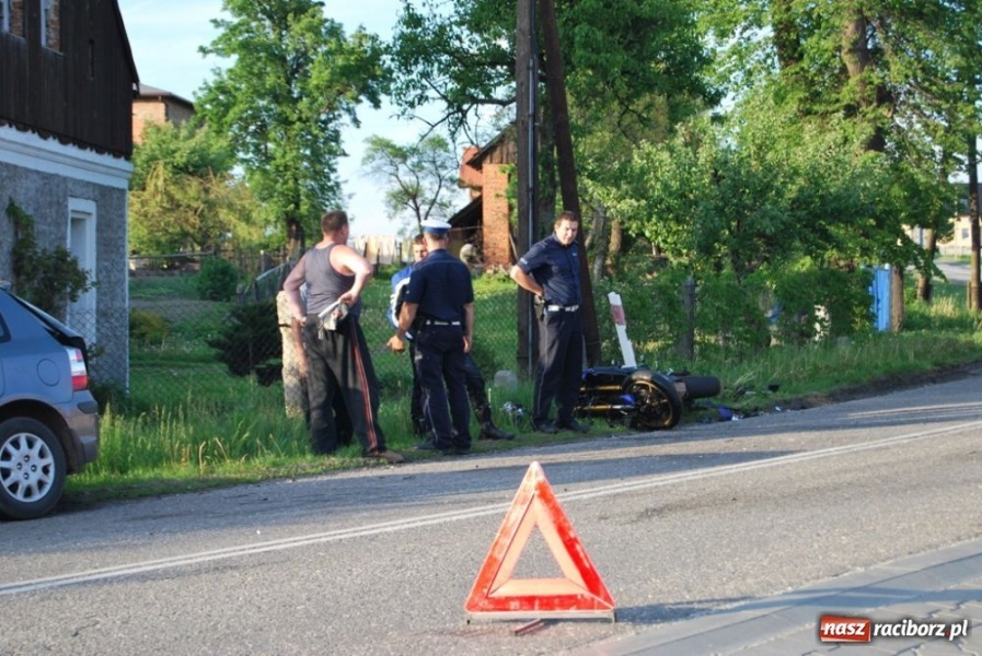 Zdjęcie w galerii na portalu naszraciborz.pl: Motocyklista cudem wyszedł bez szwanku wiadomości z regionu