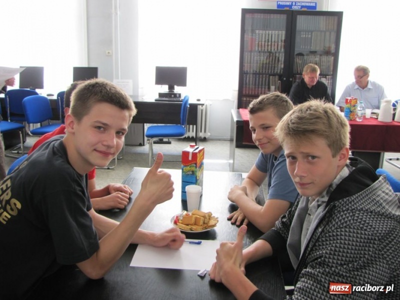 Zdjęcie w galerii na portalu naszraciborz.pl: Wiedzą wszystko o piłce nożnej wiadomości z regionu