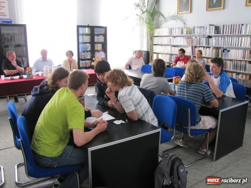 Zdjęcie w galerii na portalu naszraciborz.pl: Wiedzą wszystko o piłce nożnej wiadomości z regionu