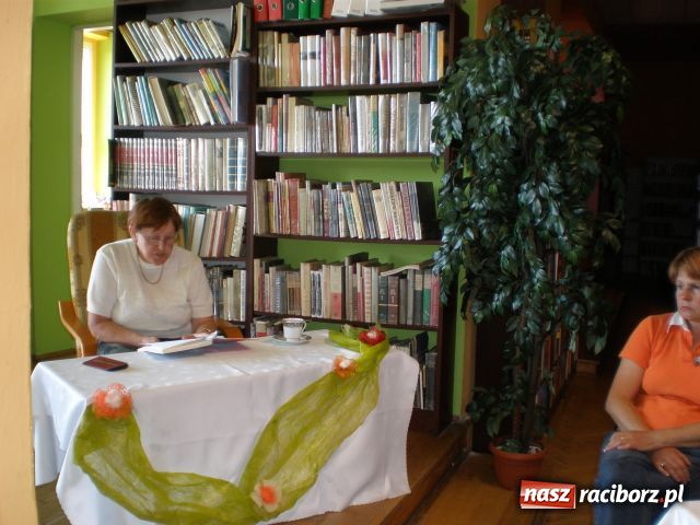 Zdjęcie w galerii na portalu naszraciborz.pl: Spotkanie autorskie z Eleonorą Czekałą wiadomości z regionu