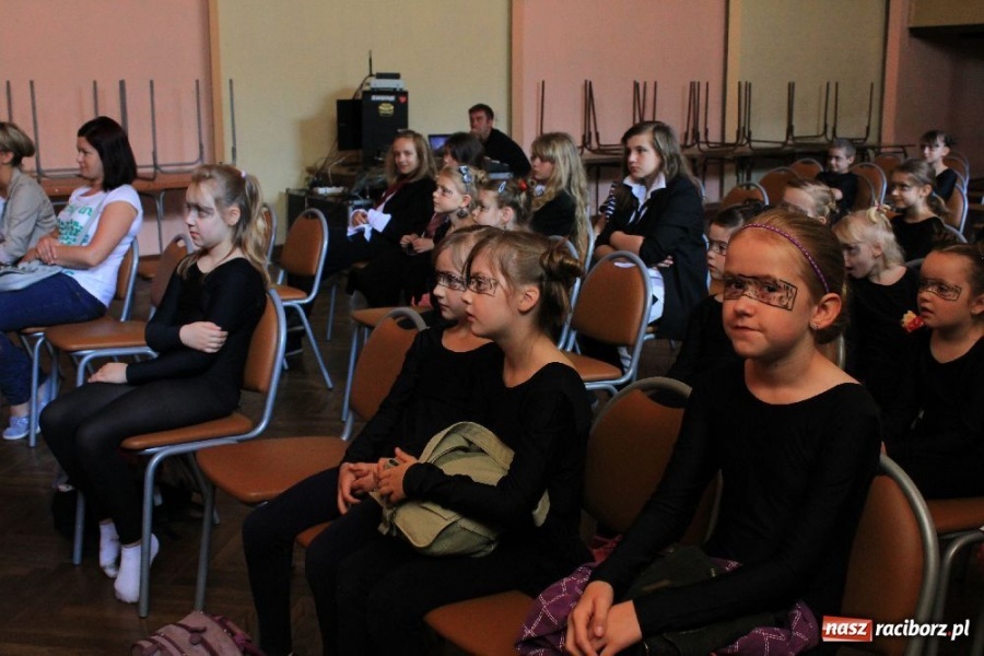 Zdjęcie w galerii na portalu naszraciborz.pl: Kozy i barany na scenie w Krzanowicach wiadomości z regionu