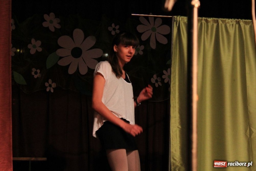 Zdjęcie w galerii na portalu naszraciborz.pl: Kozy i barany na scenie w Krzanowicach wiadomości z regionu