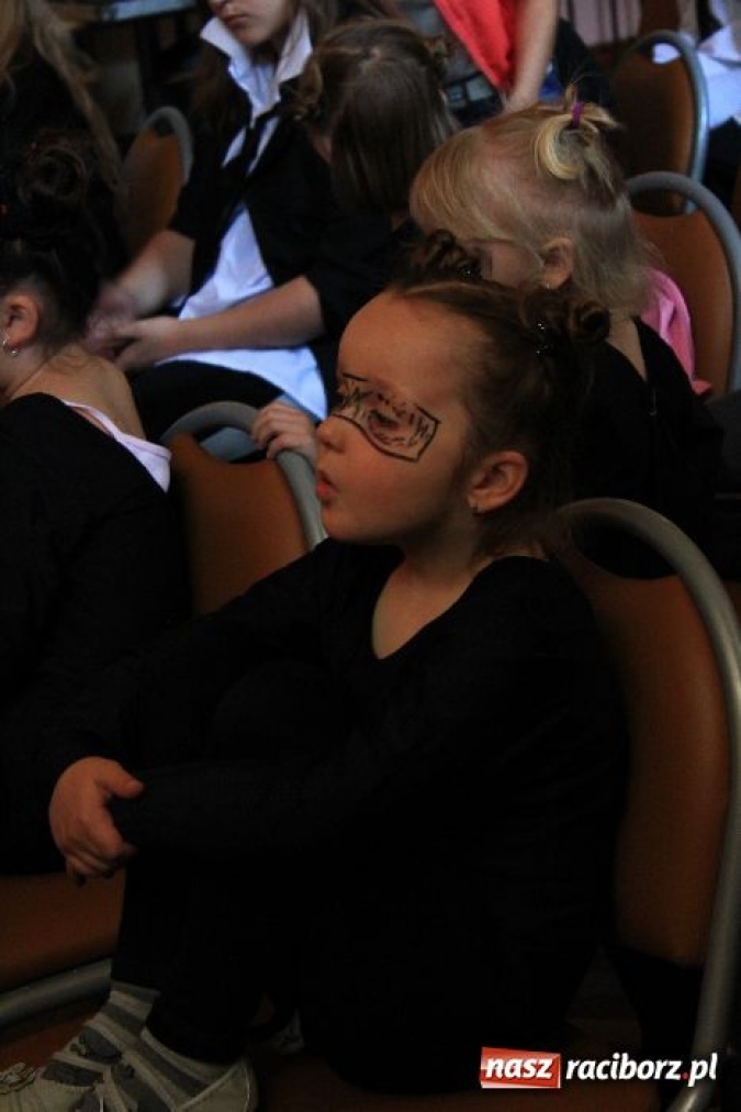 Zdjęcie w galerii na portalu naszraciborz.pl: Kozy i barany na scenie w Krzanowicach wiadomości z regionu