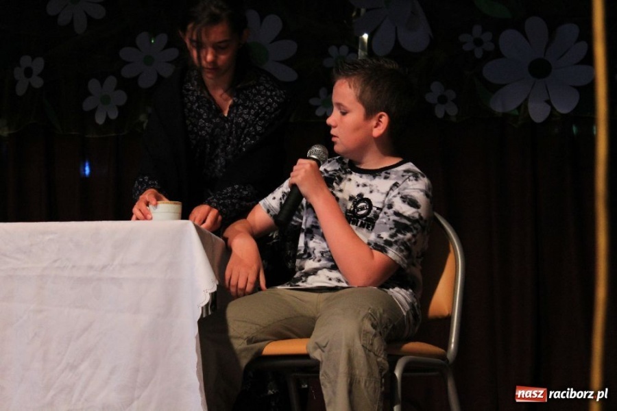 Zdjęcie w galerii na portalu naszraciborz.pl: Kozy i barany na scenie w Krzanowicach wiadomości z regionu