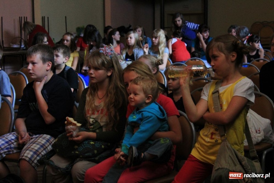 Zdjęcie w galerii na portalu naszraciborz.pl: Kozy i barany na scenie w Krzanowicach wiadomości z regionu