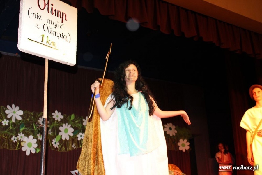 Zdjęcie w galerii na portalu naszraciborz.pl: Kozy i barany na scenie w Krzanowicach wiadomości z regionu