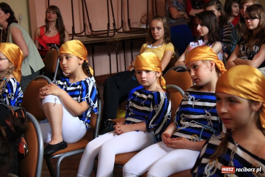 Zdjęcie w galerii na portalu naszraciborz.pl: Kozy i barany na scenie w Krzanowicach wiadomości z regionu