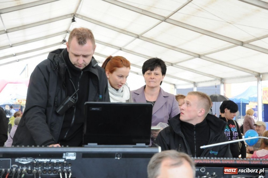 Zdjęcie w galerii na portalu naszraciborz.pl: Deszcz nie odstraszył zwiedzających wiadomości z regionu