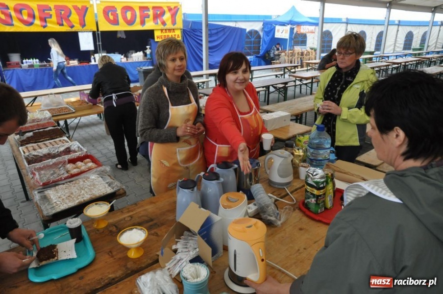 Zdjęcie w galerii na portalu naszraciborz.pl: Deszcz nie odstraszył zwiedzających wiadomości z regionu