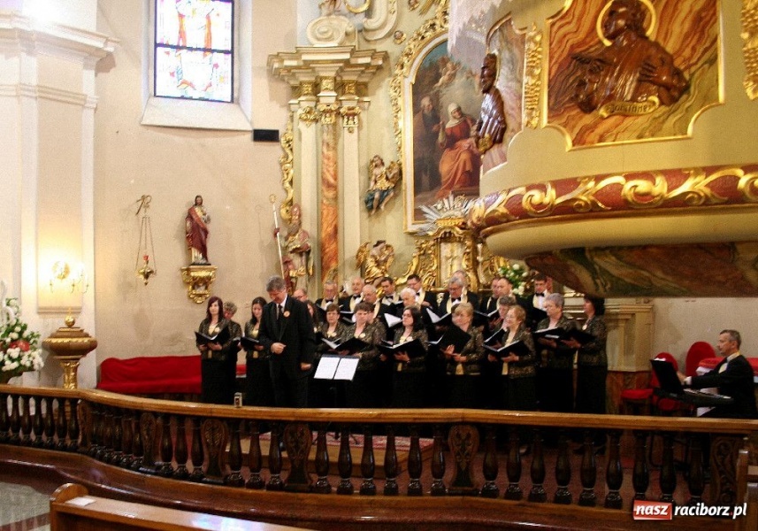 Zdjęcie w galerii na portalu naszraciborz.pl: Zachwycające występy Chórów Pogranicza wiadomości z regionu