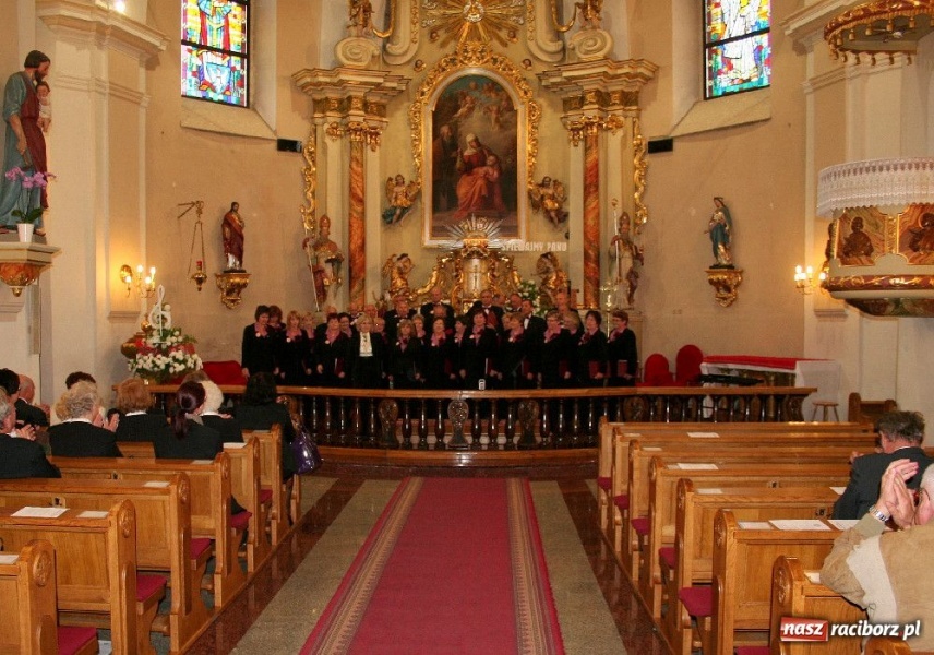 Zdjęcie w galerii na portalu naszraciborz.pl: Zachwycające występy Chórów Pogranicza wiadomości z regionu