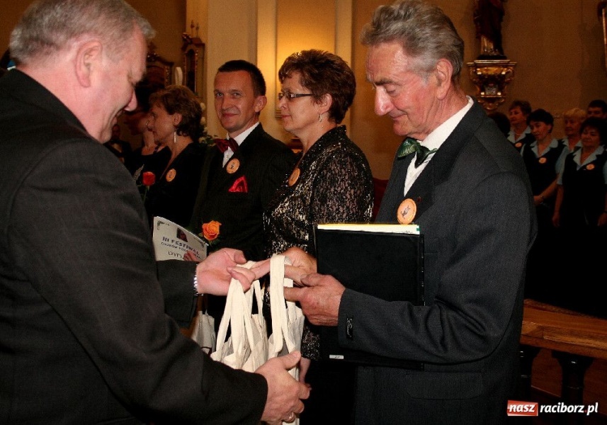 Zdjęcie w galerii na portalu naszraciborz.pl: Zachwycające występy Chórów Pogranicza wiadomości z regionu