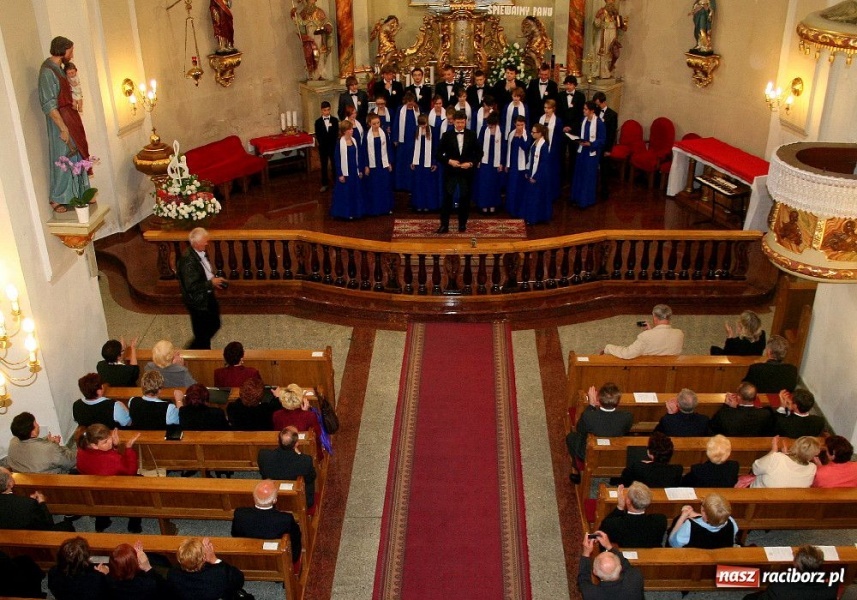 Zdjęcie w galerii na portalu naszraciborz.pl: Zachwycające występy Chórów Pogranicza wiadomości z regionu