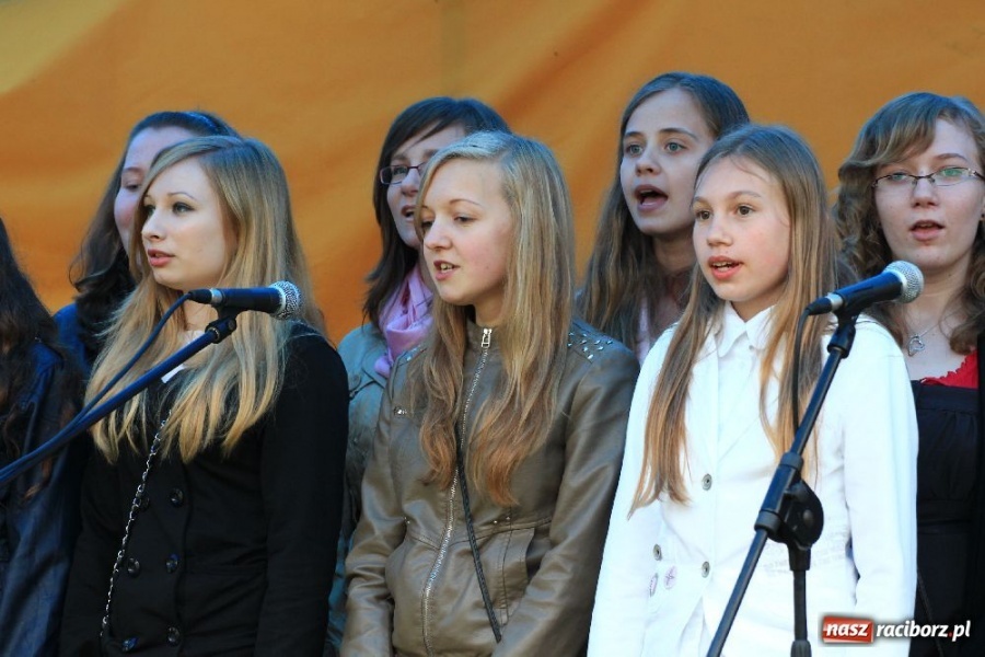 Zdjęcie w galerii na portalu naszraciborz.pl: Koncert udany mimo niepogody wiadomości z regionu