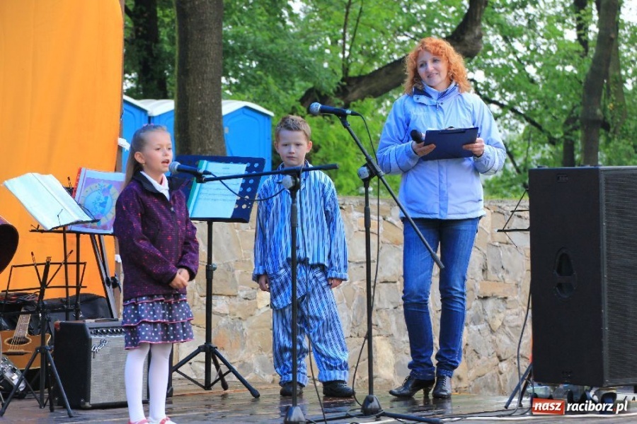 Zdjęcie w galerii na portalu naszraciborz.pl: Koncert udany mimo niepogody wiadomości z regionu