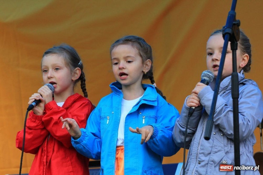 Zdjęcie w galerii na portalu naszraciborz.pl: Koncert udany mimo niepogody wiadomości z regionu