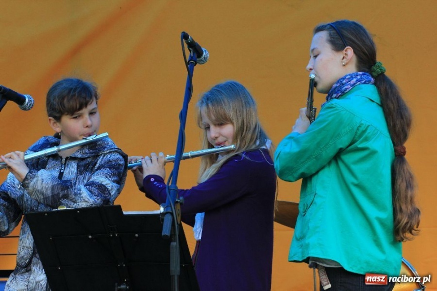 Zdjęcie w galerii na portalu naszraciborz.pl: Koncert udany mimo niepogody wiadomości z regionu