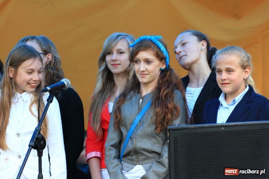 Zdjęcie w galerii na portalu naszraciborz.pl: Koncert udany mimo niepogody wiadomości z regionu