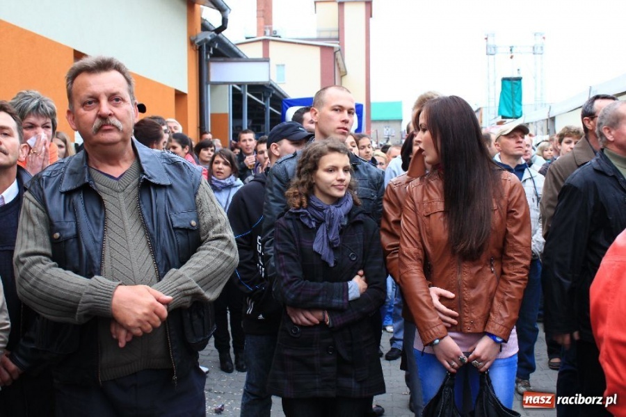 Zdjęcie w galerii na portalu naszraciborz.pl: Piasek wystąpił w Pietrowicach wiadomości z regionu