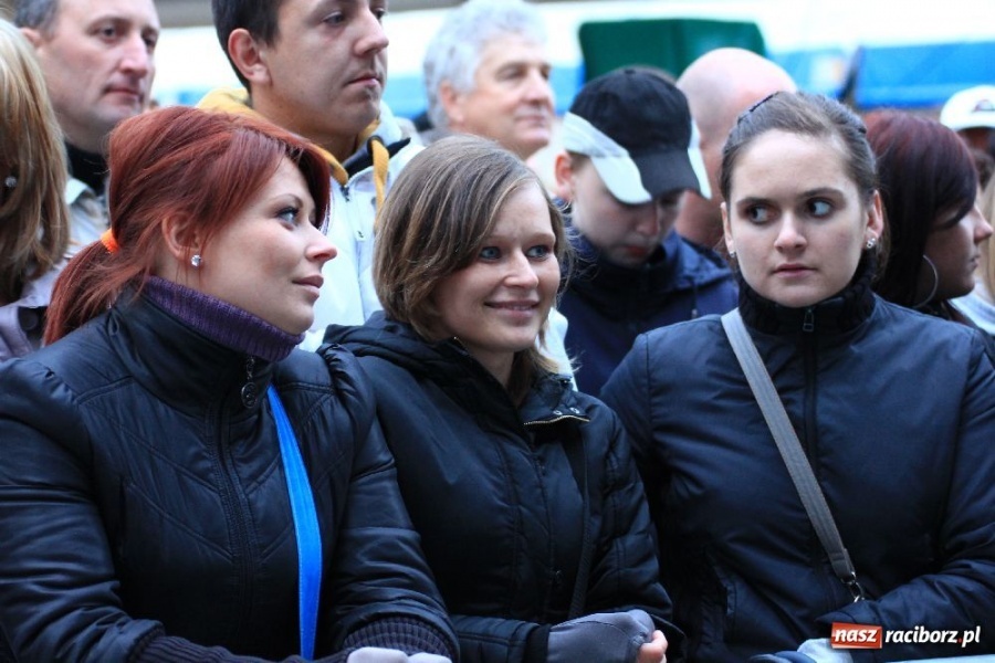 Zdjęcie w galerii na portalu naszraciborz.pl: Piasek wystąpił w Pietrowicach wiadomości z regionu