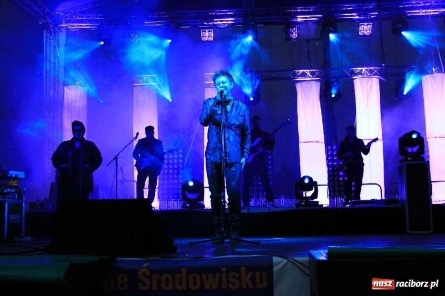 Zdjęcie w galerii na portalu naszraciborz.pl: Piasek wystąpił w Pietrowicach wiadomości z regionu