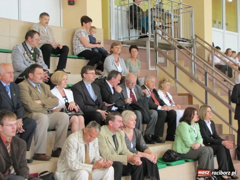 Zdjęcie w galerii na portalu naszraciborz.pl: Szkoła w Rudniku uczciła patrona wiadomości z regionu