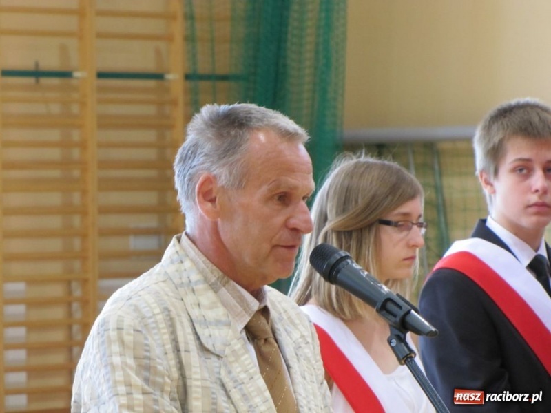 Zdjęcie w galerii na portalu naszraciborz.pl: Szkoła w Rudniku uczciła patrona wiadomości z regionu