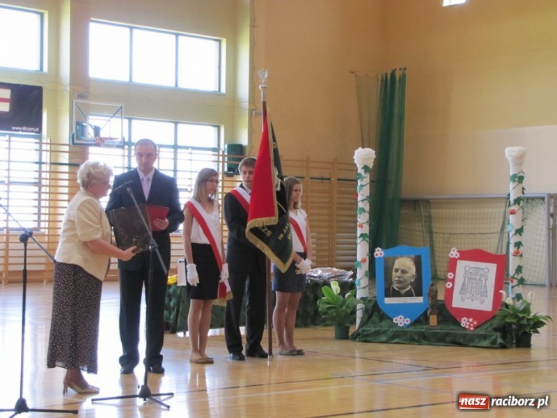 Zdjęcie w galerii na portalu naszraciborz.pl: Szkoła w Rudniku uczciła patrona wiadomości z regionu