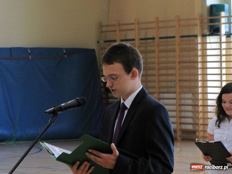 Zdjęcie w galerii na portalu naszraciborz.pl: Szkoła w Rudniku uczciła patrona wiadomości z regionu