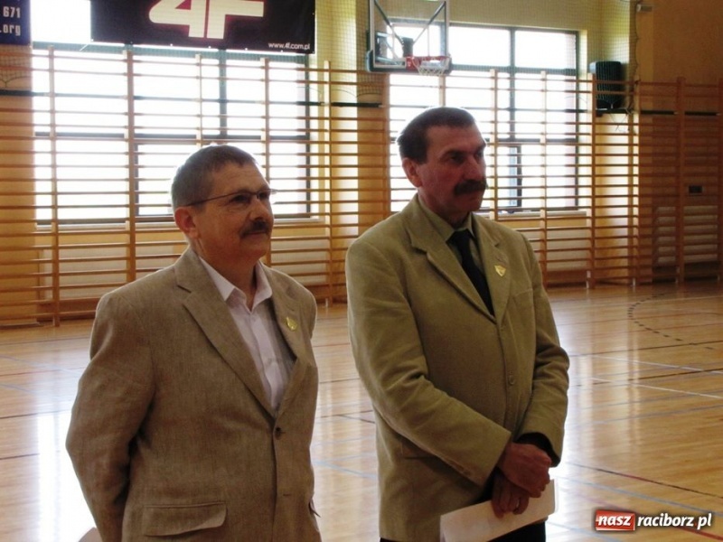 Zdjęcie w galerii na portalu naszraciborz.pl: Szkoła w Rudniku uczciła patrona wiadomości z regionu