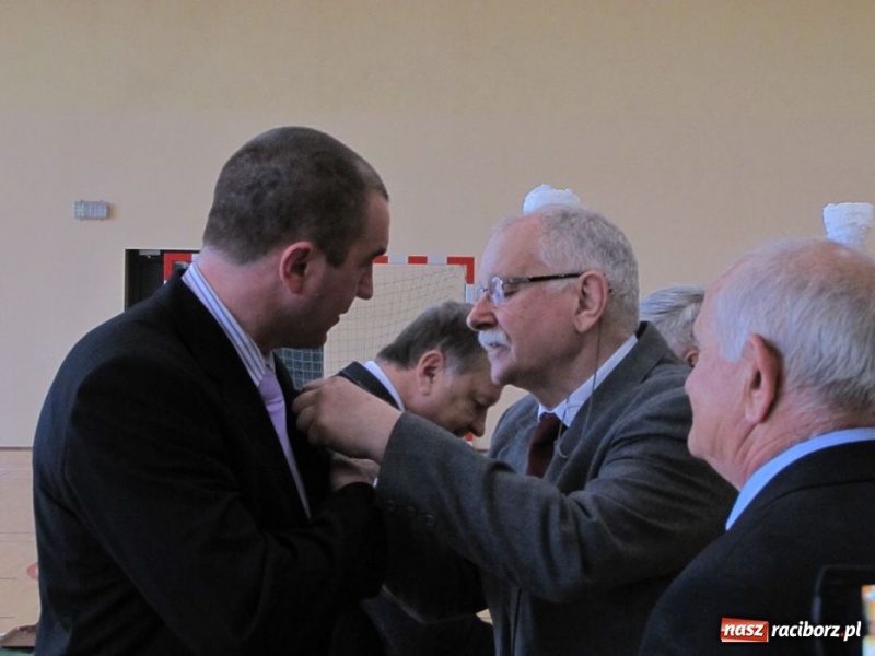 Zdjęcie w galerii na portalu naszraciborz.pl: Szkoła w Rudniku uczciła patrona wiadomości z regionu