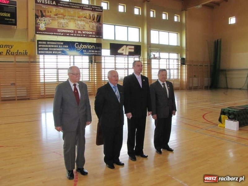 Zdjęcie w galerii na portalu naszraciborz.pl: Szkoła w Rudniku uczciła patrona wiadomości z regionu