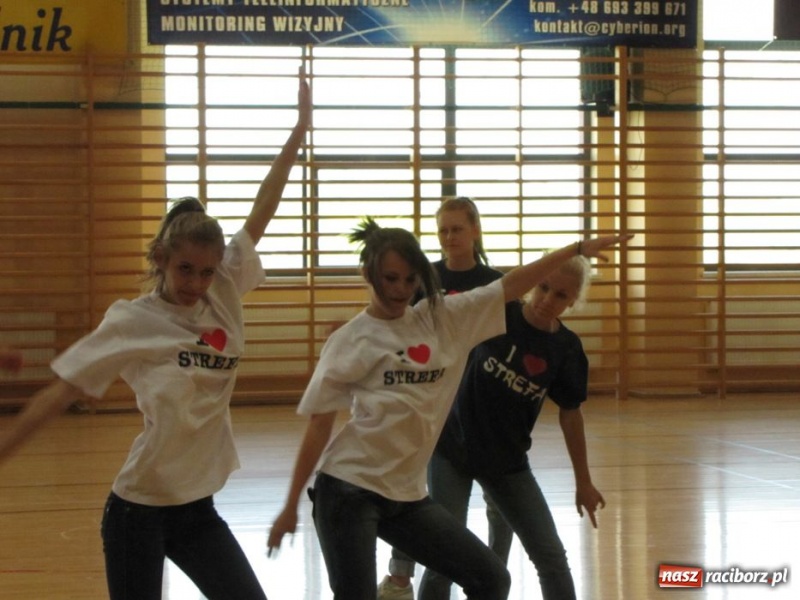 Zdjęcie w galerii na portalu naszraciborz.pl: Szkoła w Rudniku uczciła patrona wiadomości z regionu