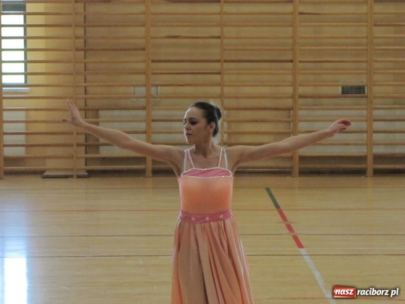 Zdjęcie w galerii na portalu naszraciborz.pl: Szkoła w Rudniku uczciła patrona wiadomości z regionu