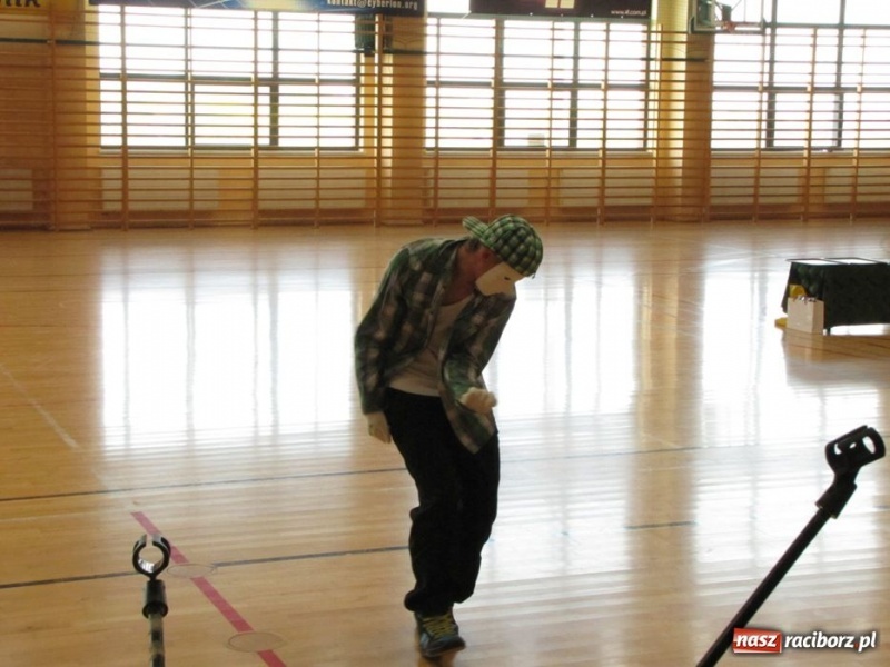 Zdjęcie w galerii na portalu naszraciborz.pl: Szkoła w Rudniku uczciła patrona wiadomości z regionu