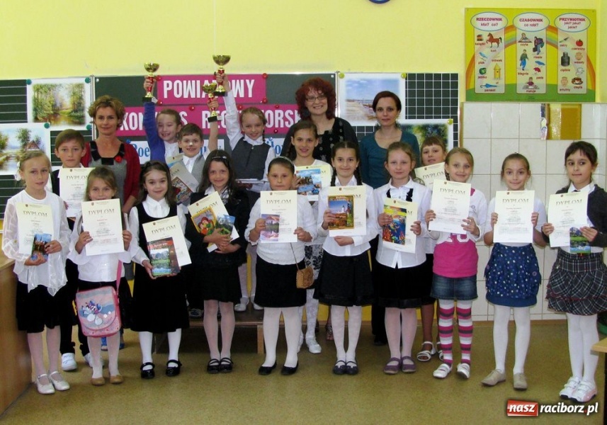 Zdjęcie w galerii na portalu naszraciborz.pl: Powiatowi mistrzowie recytacji wiadomości z regionu