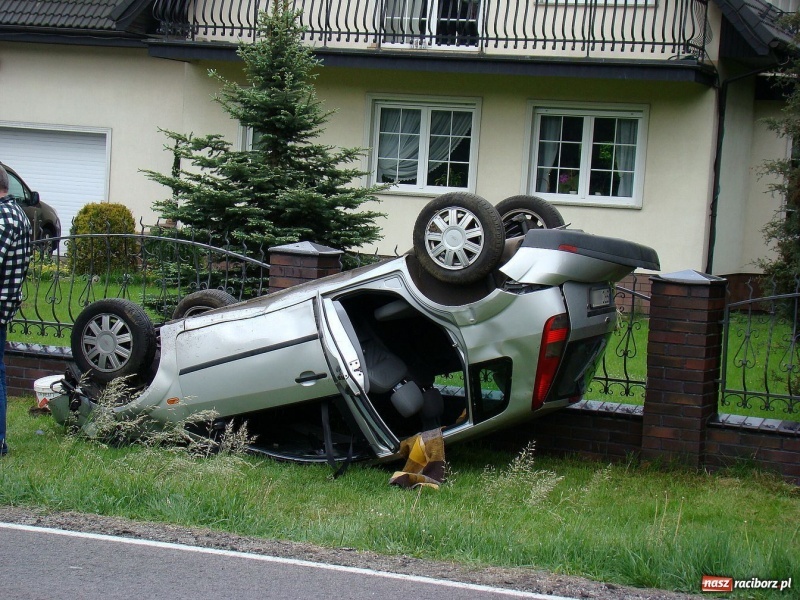 Zdjęcie w galerii na portalu naszraciborz.pl: Feralny finał wyprzedzania na trzeciego wiadomości z regionu