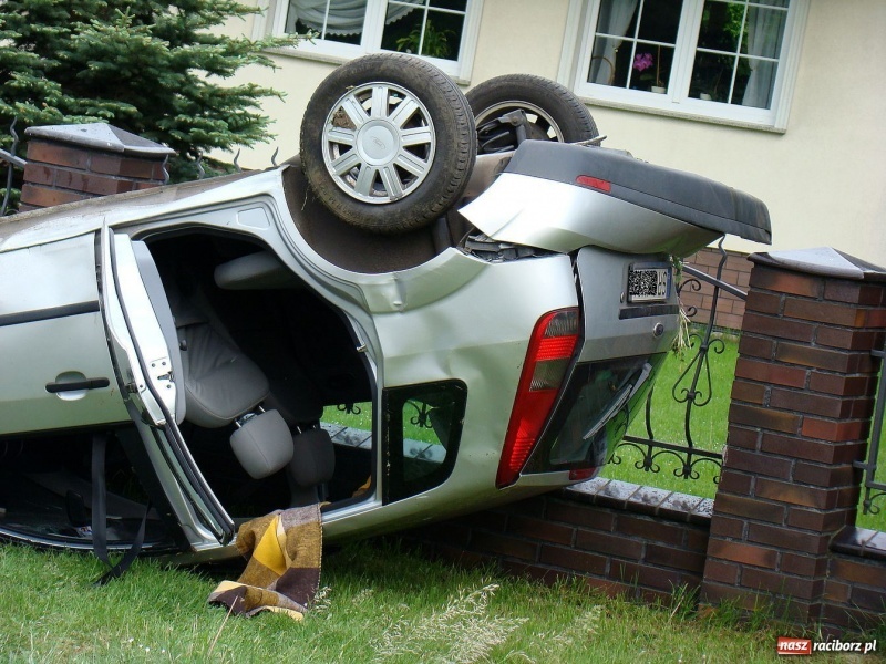 Zdjęcie w galerii na portalu naszraciborz.pl: Feralny finał wyprzedzania na trzeciego wiadomości z regionu