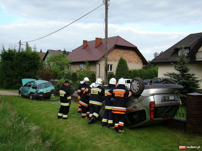 Zdjęcie w galerii na portalu naszraciborz.pl: Feralny finał wyprzedzania na trzeciego wiadomości z regionu