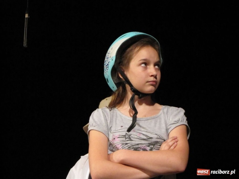 Zdjęcie w galerii na portalu naszraciborz.pl: Młodzi aktorzy wystąpili w Strzesze wiadomości z regionu