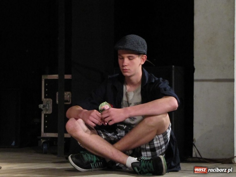 Zdjęcie w galerii na portalu naszraciborz.pl: Młodzi aktorzy wystąpili w Strzesze wiadomości z regionu