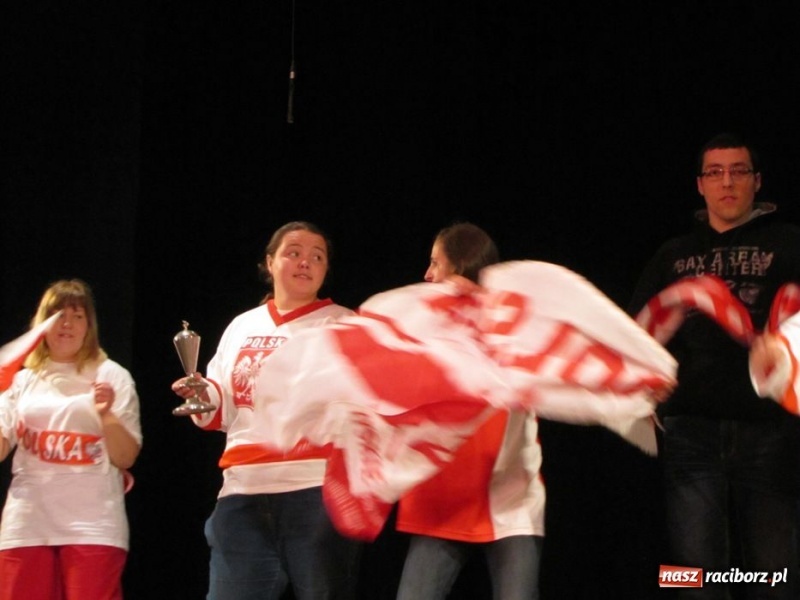 Zdjęcie w galerii na portalu naszraciborz.pl: Młodzi aktorzy wystąpili w Strzesze wiadomości z regionu