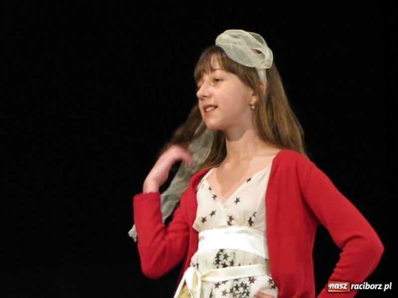Zdjęcie w galerii na portalu naszraciborz.pl: Młodzi aktorzy wystąpili w Strzesze wiadomości z regionu