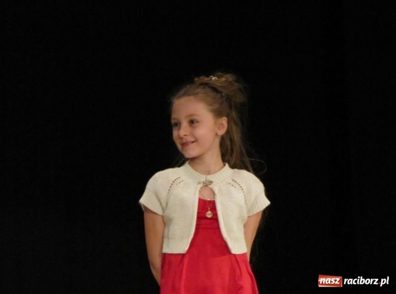 Zdjęcie w galerii na portalu naszraciborz.pl: Młodzi aktorzy wystąpili w Strzesze wiadomości z regionu