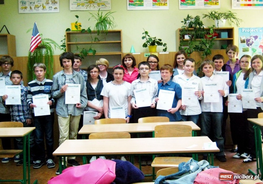 Zdjęcie w galerii na portalu naszraciborz.pl: Angliści zmierzyli się na Ostrogu wiadomości z regionu