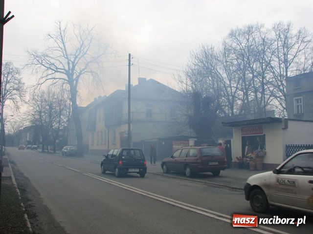 Zdjęcie w galerii na portalu naszraciborz.pl: Ludzie palą co popadnie i smrodzą wiadomości z regionu