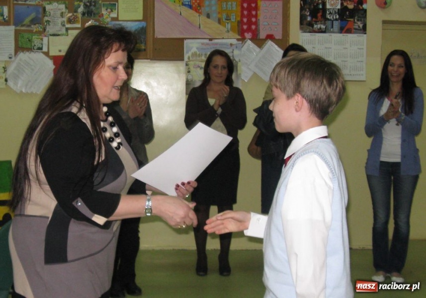 Zdjęcie w galerii na portalu naszraciborz.pl: Zmagania z angielskim alfabetem wiadomości z regionu