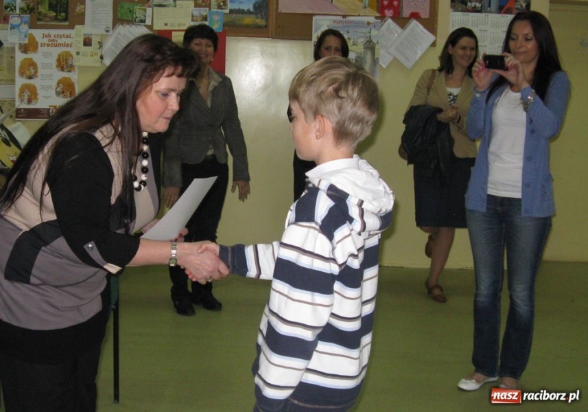 Zdjęcie w galerii na portalu naszraciborz.pl: Zmagania z angielskim alfabetem wiadomości z regionu